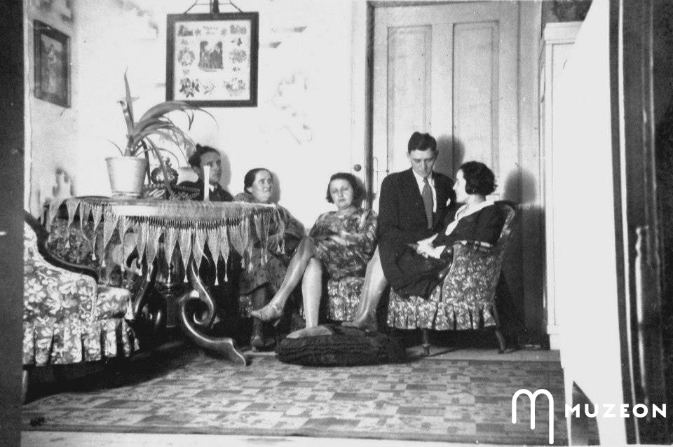 Poză despre Paul, Gizella, Viktória, Bandi și Juliska Lusztig.